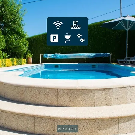 Holiday home Mystay - Casa Com Piscina Em